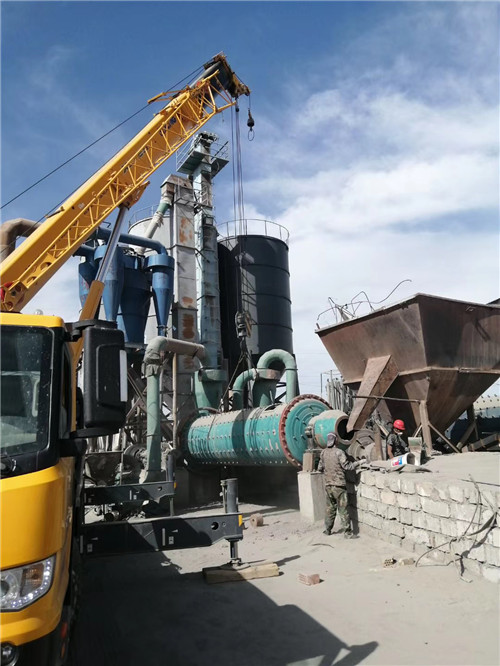 乐平市设备搬运等各类工程项目中，吊车起着关键作用